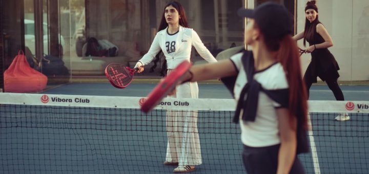 Paddle Tennis: Rules, Equipment, Court Size and How the Game Works