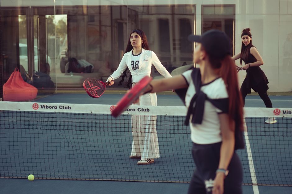 Paddle Tennis: Rules, Equipment, Court Size and How the Game Works
