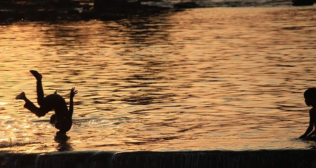 What Are the 10 Safety Tips for Swimming?