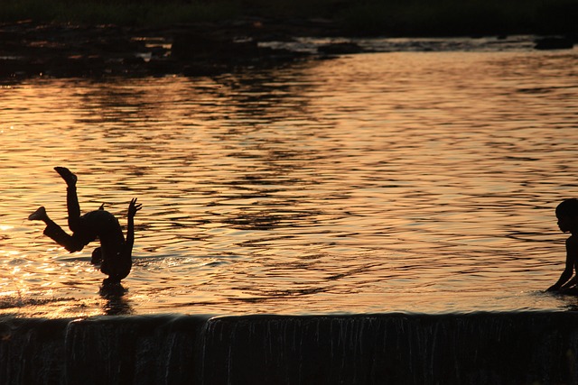 What Are the 10 Safety Tips for Swimming?