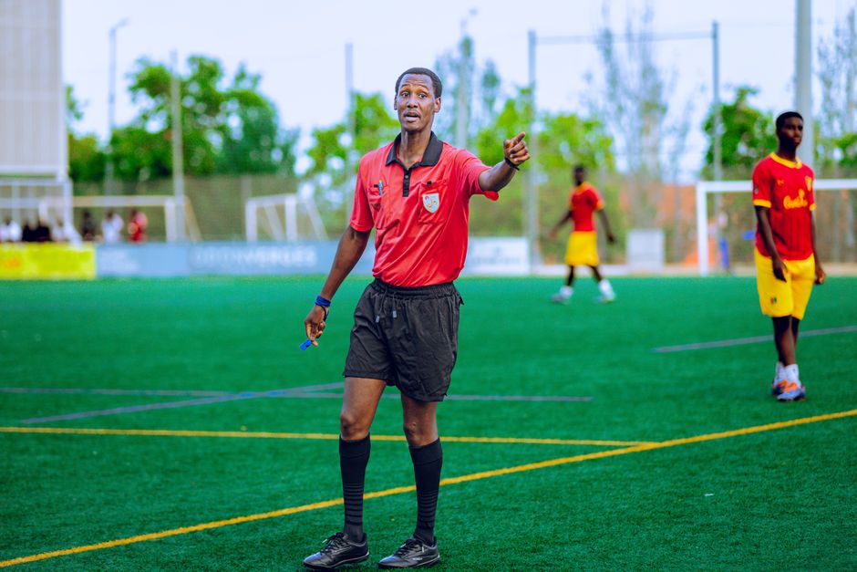 Simon Hooper: Career, Refereeing Style and Premier League Role