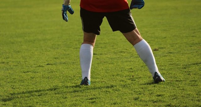 How to Be a Good Goalkeeper: Skills, Positioning and Training