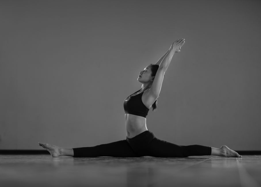 How to Do the Splits: A Safe Beginner Routine for Better Flexibility