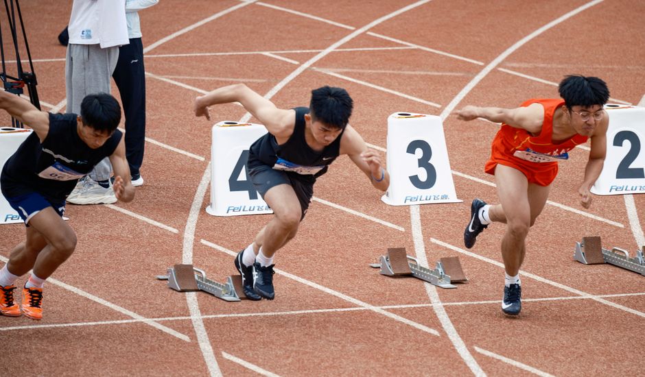 How to Run Faster in a Race Without Fading Early