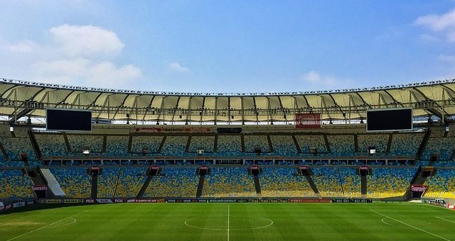 Best Commentators in Football: Iconic Voices and What Makes Them Stand Out